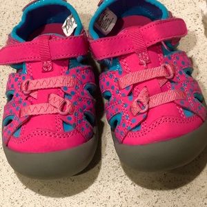 Toddler tennis shoes
